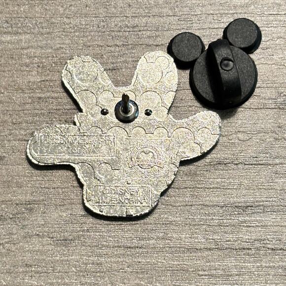 Disney World Park White Glove Silhouette Three Little Pigs Practical Pig Pin HM - Picture 5 of 5